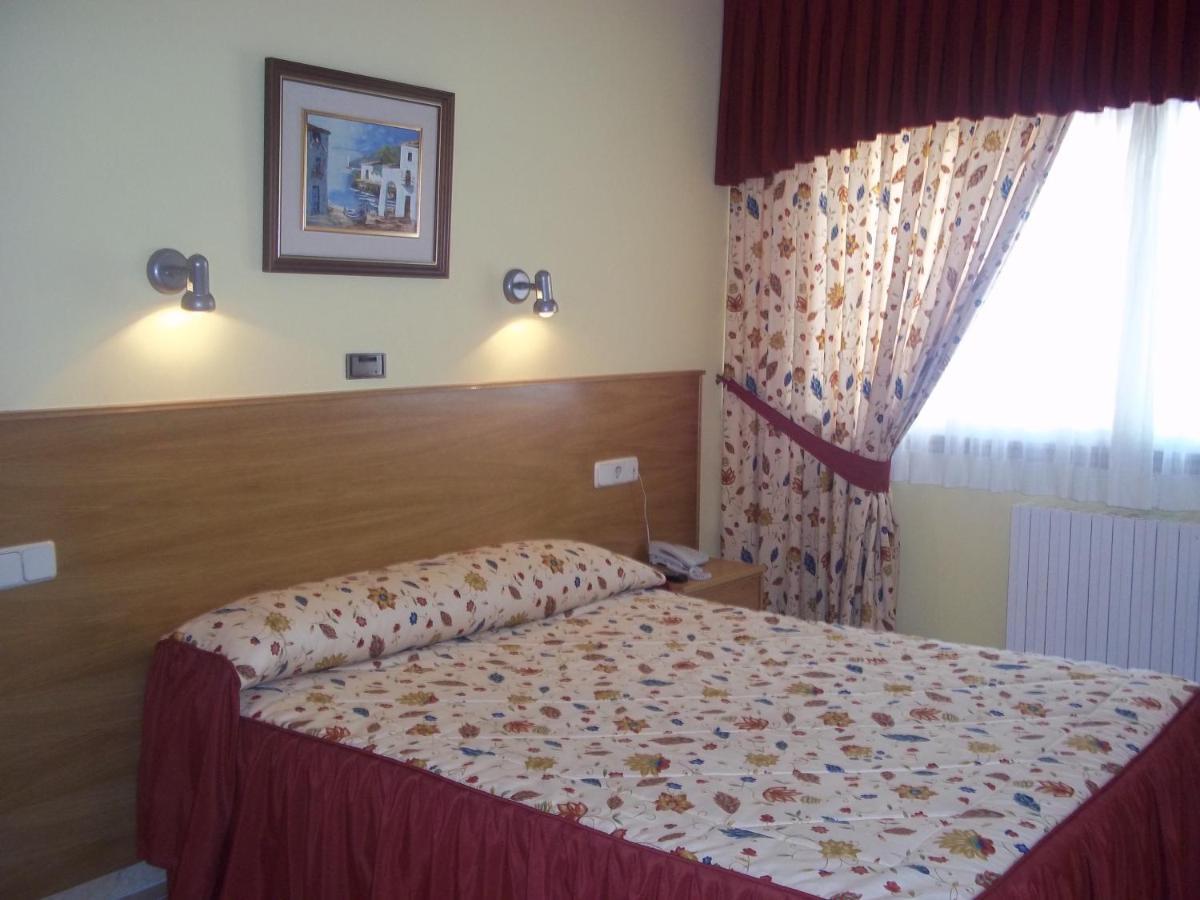 Hotel Suiza Arzúa Pokoj fotografie